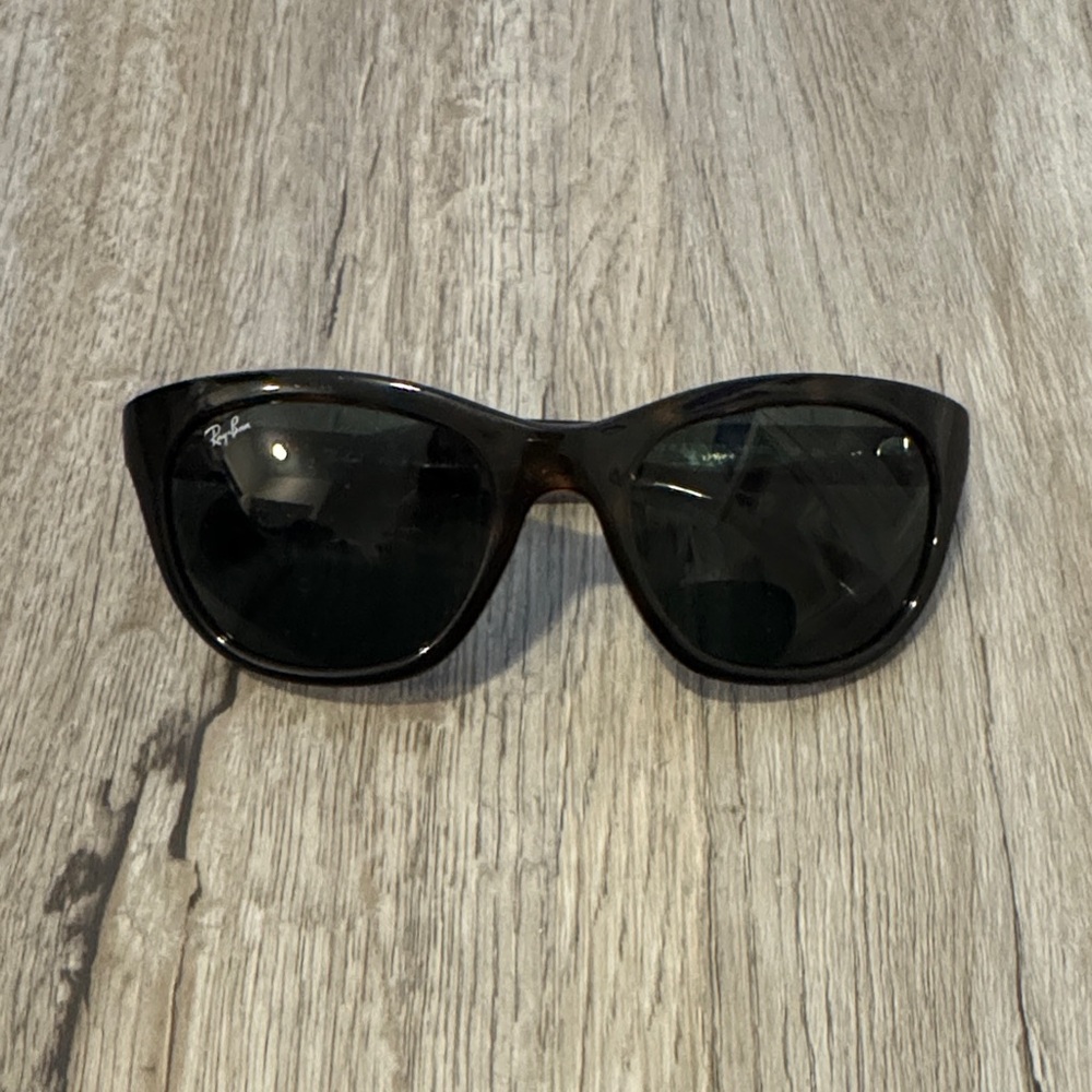 Ray-Ban Dark tortoise Frame Sunglasses